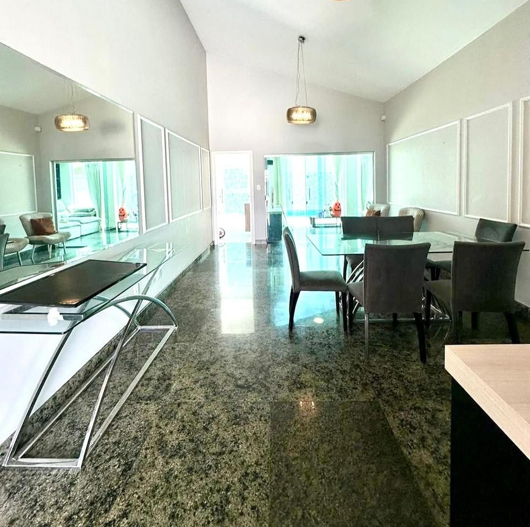 Imagem Casa de Condomínio com 3 Quartos à Venda, 161 m²em Flores - Manaus Imagem Casa de Condomínio com 3 Quartos à Venda, 161 m²em Flores - Manaus
