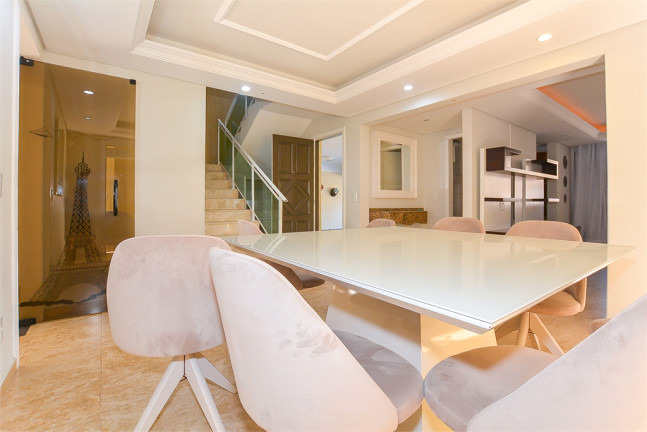 Imagem Casa com 3 Quartos à Venda, 271 m² em Jardim das Américas - Curitiba Imagem Casa com 3 Quartos à Venda, 271 m² em Jardim das Américas - Curitiba