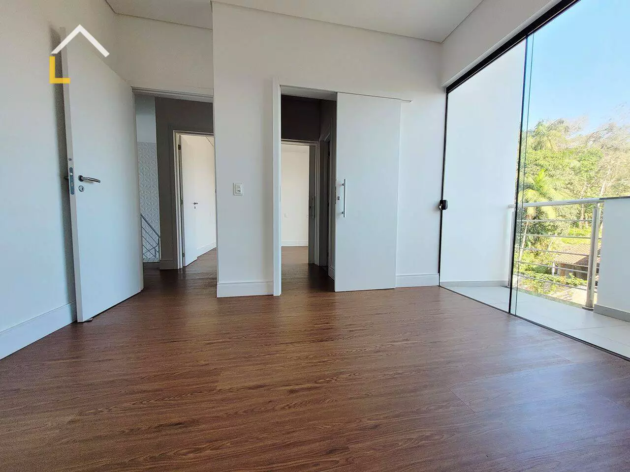 Imagem Sobrado com 3 Quartos à Venda, 160 m²em Saguaçu - Joinville Imagem Sobrado com 3 Quartos à Venda, 160 m²em Saguaçu - Joinville