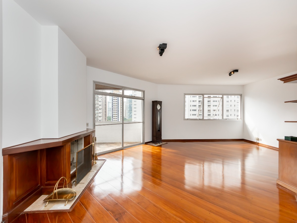 Imagem Apartamento com 4 Quartos à Venda, 244 m² em Vila Uberabinha - São Paulo