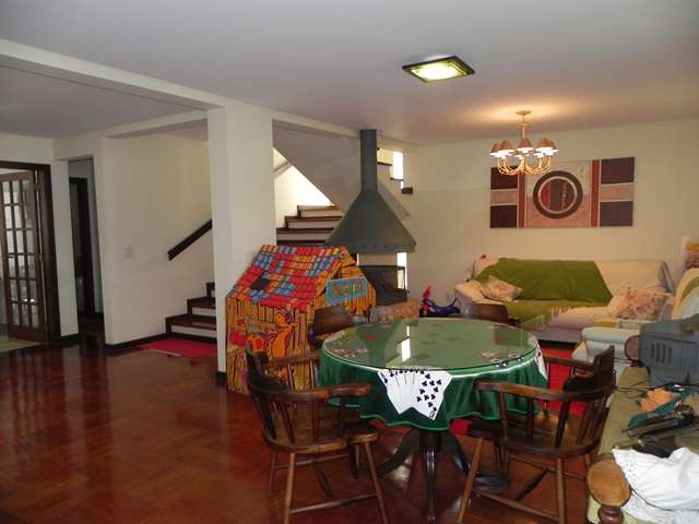 Imagem Casa com 4 Quartos à Venda, 570 m² em Várzea - Teresópolis