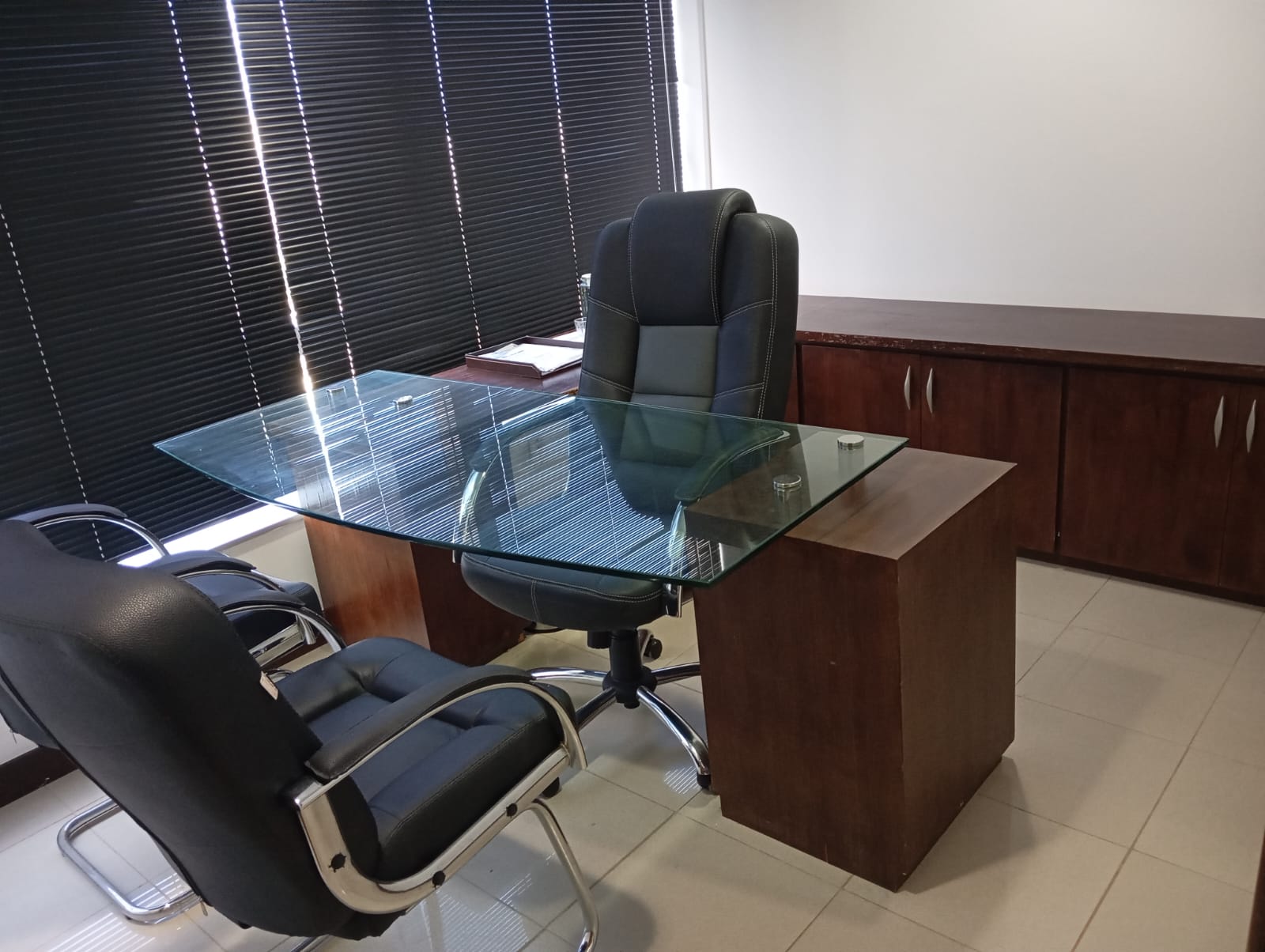 Sala Comercial para Alugar, 33 m²em Caminho das Árvores - Salvador