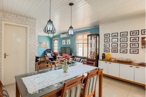 Imagem Casa com 2 Quartos à Venda, 200 m² em Santa Maria Goretti - Porto Alegre