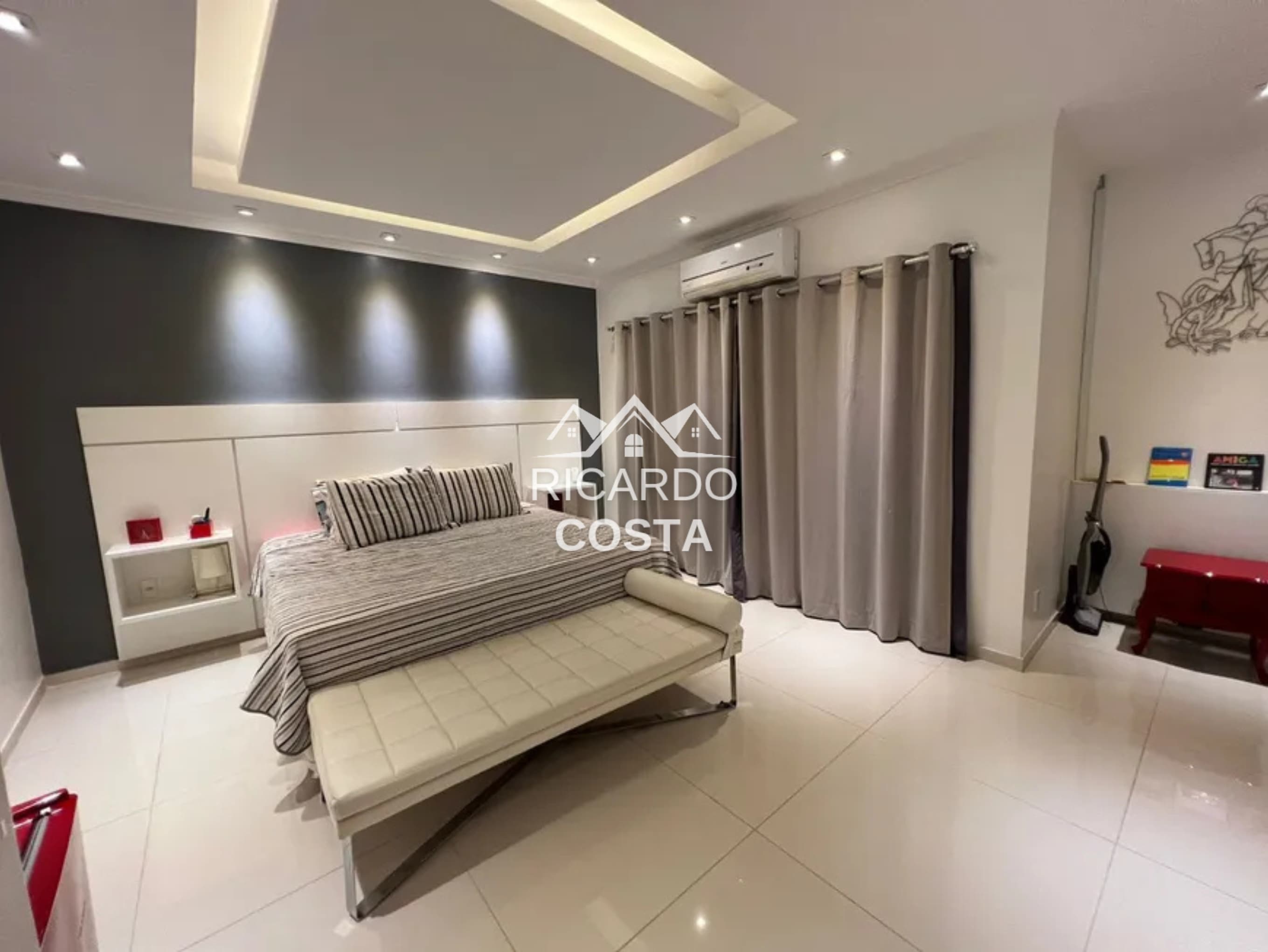 Imagem Casa de Condomínio com 3 Quartos à Venda ou Locação, 310 m² em Jacarepaguá - Rio de Janeiro Imagem Casa de Condomínio com 3 Quartos à Venda ou Locação, 310 m² em Jacarepaguá - Rio de Janeiro
