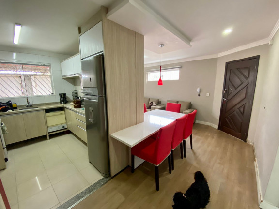 Imagem Sobrado com 4 Quartos à Venda,  em Cajuru - Curitiba