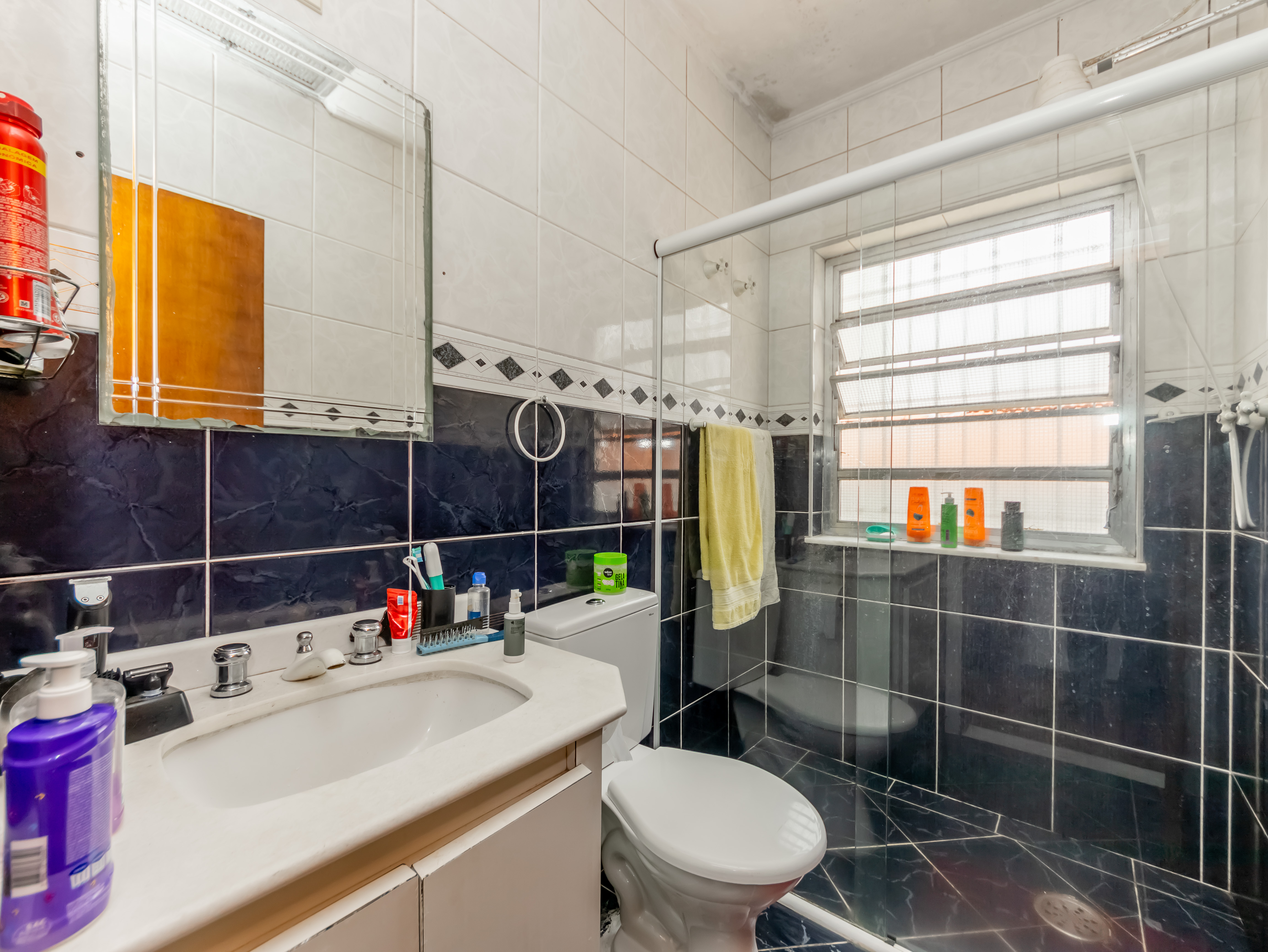 Imagem Sobrado com 3 Quartos à Venda, 300 m² em Vila Lúcia Elvira - São Paulo