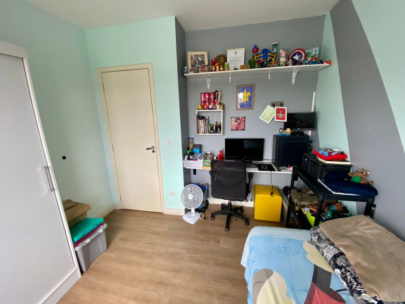 Imagem Sobrado com 4 Quartos à Venda,  em Cajuru - Curitiba