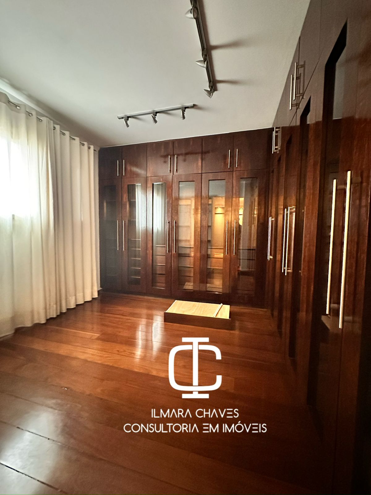 Imagem Apartamento com 3 Quartos à Venda, 178 m²em Setor Oeste - Goiânia Imagem Apartamento com 3 Quartos à Venda, 178 m²em Setor Oeste - Goiânia