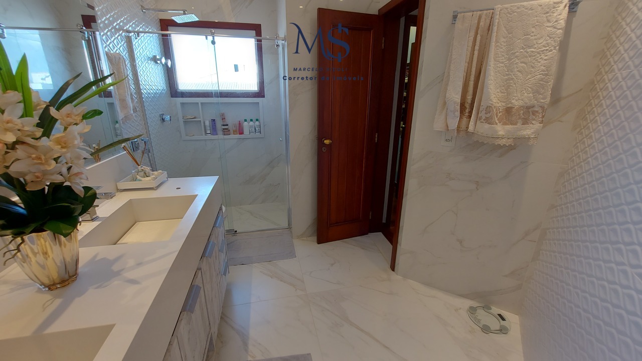 Imagem Casa com 5 Quartos à Venda, 400 m²em Guará II - Brasília Imagem Casa com 5 Quartos à Venda, 400 m²em Guará II - Brasília