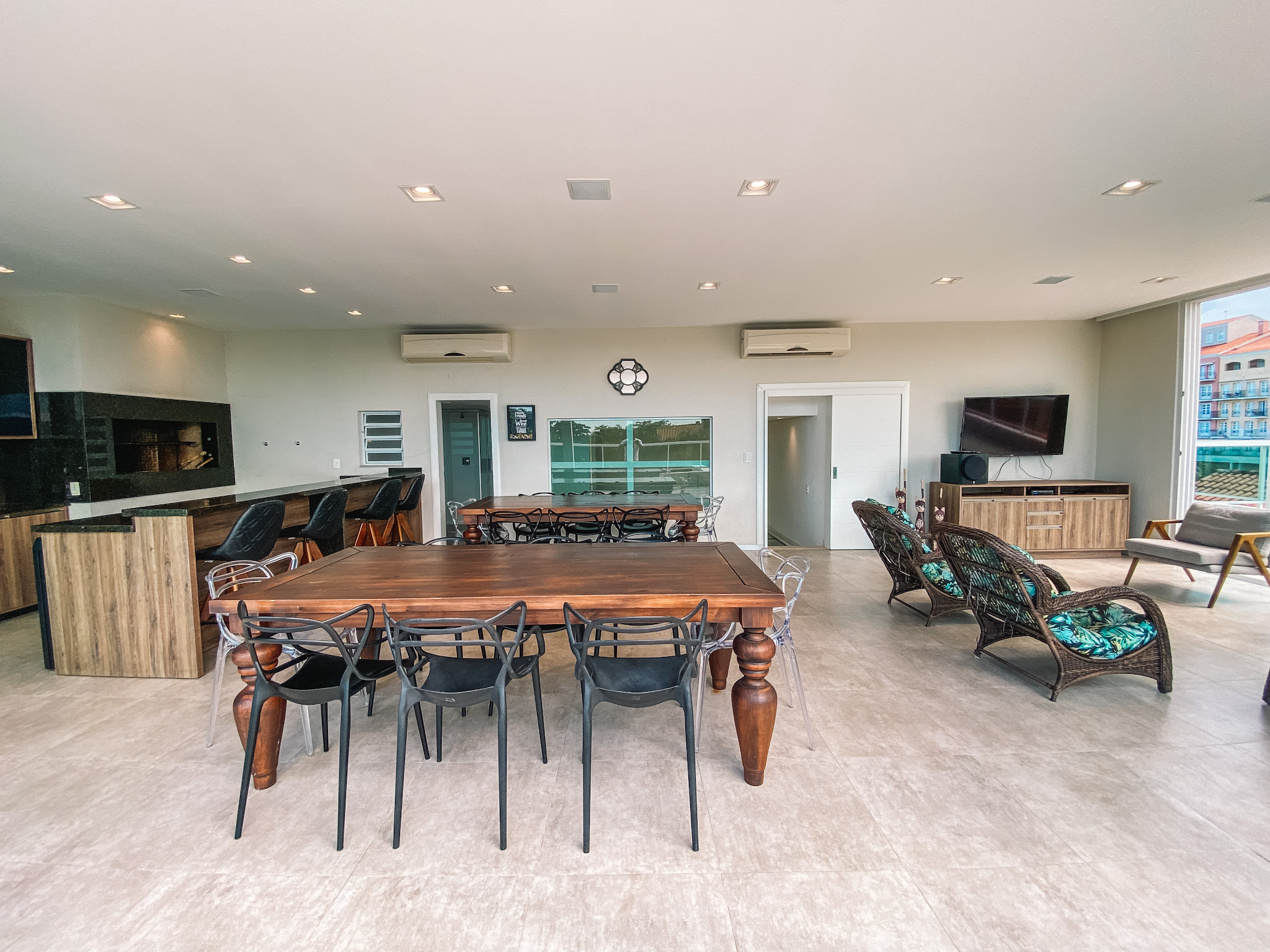 Imagem Casa com 6 Quartos à Venda, 1.000 m² em Jurerê Internacional - Florianópolis Imagem Casa com 6 Quartos à Venda, 1.000 m² em Jurerê Internacional - Florianópolis