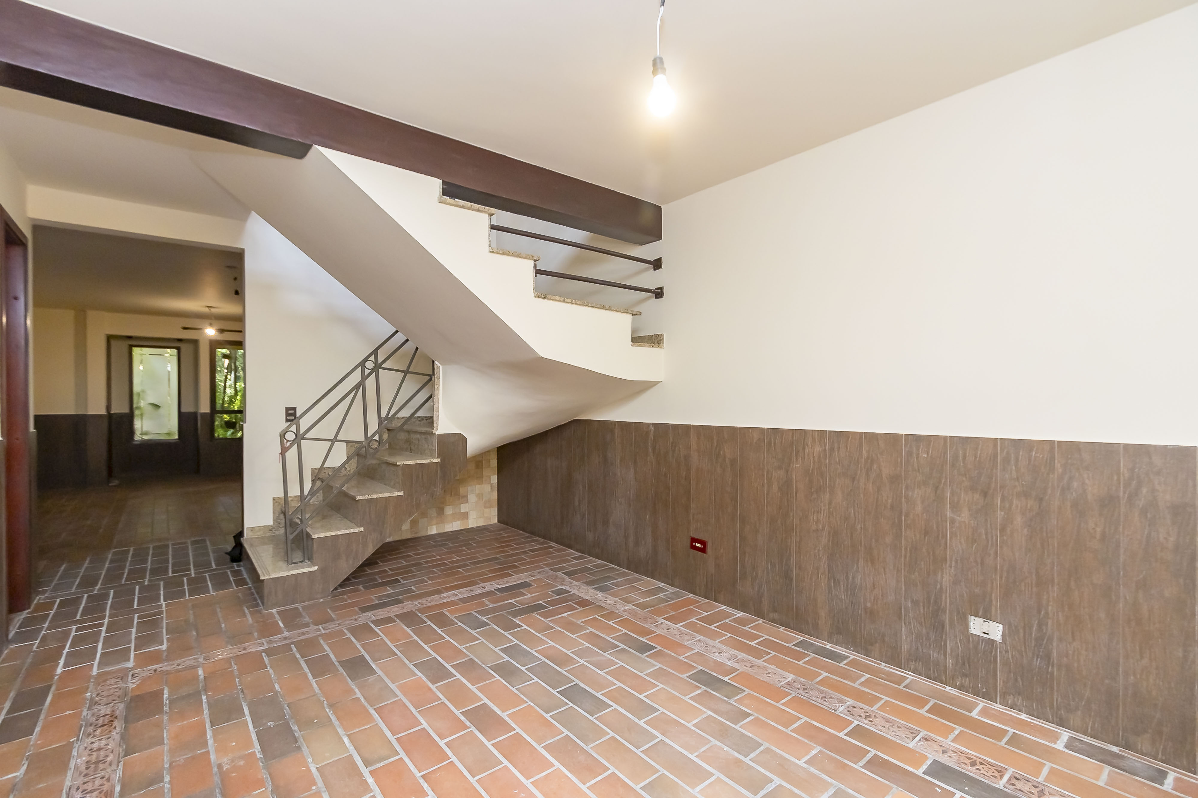 Imagem Casa de Condomínio com 3 Quartos à Venda, 278 m²em Vista Alegre - Curitiba