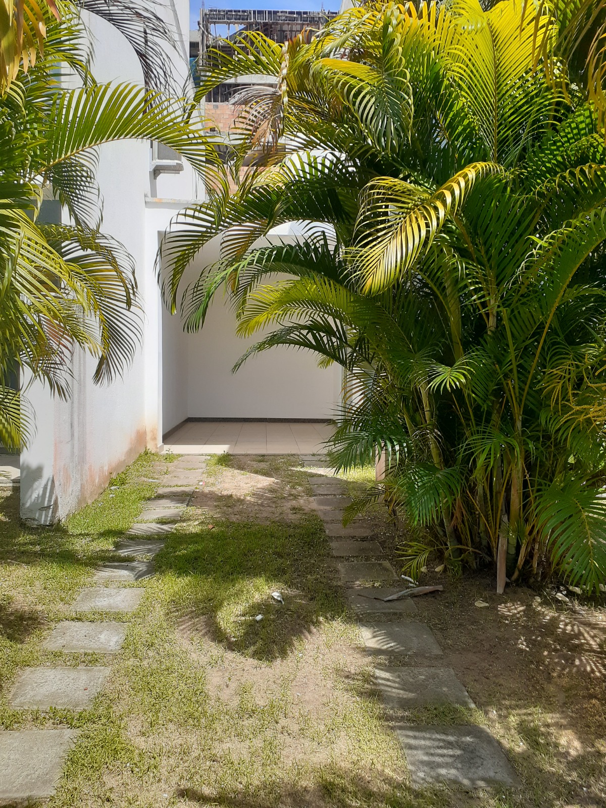 Imagem Casa com 4 Quartos para Alugar, em Buraquinho - Lauro de Freitas