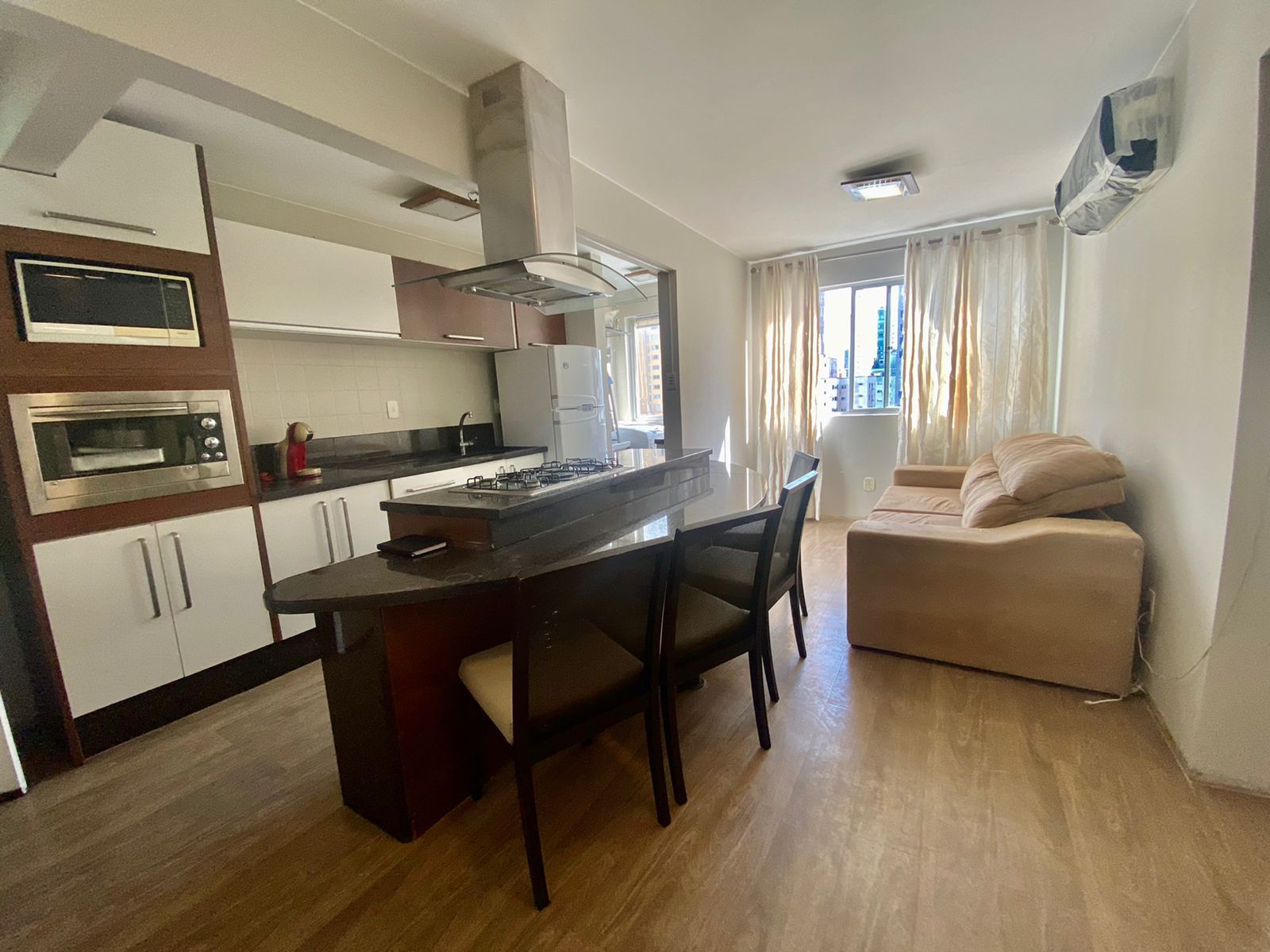 Imagem Apartamento com 1 Quarto à Venda, 51 m²em Centro - Balneário Camboriú 