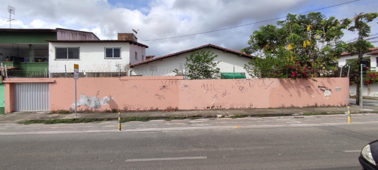 Imagem Casa com 4 Quartos à Venda, 150 m² em Cidade dos Funcionários - Fortaleza Imagem Casa com 4 Quartos à Venda, 150 m² em Cidade dos Funcionários - Fortaleza