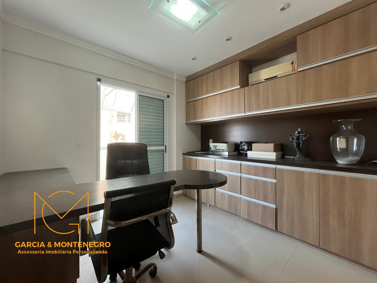 Imagem Apartamento com 3 Quartos para Alugar, 200 m²em Gonzaga - Santos