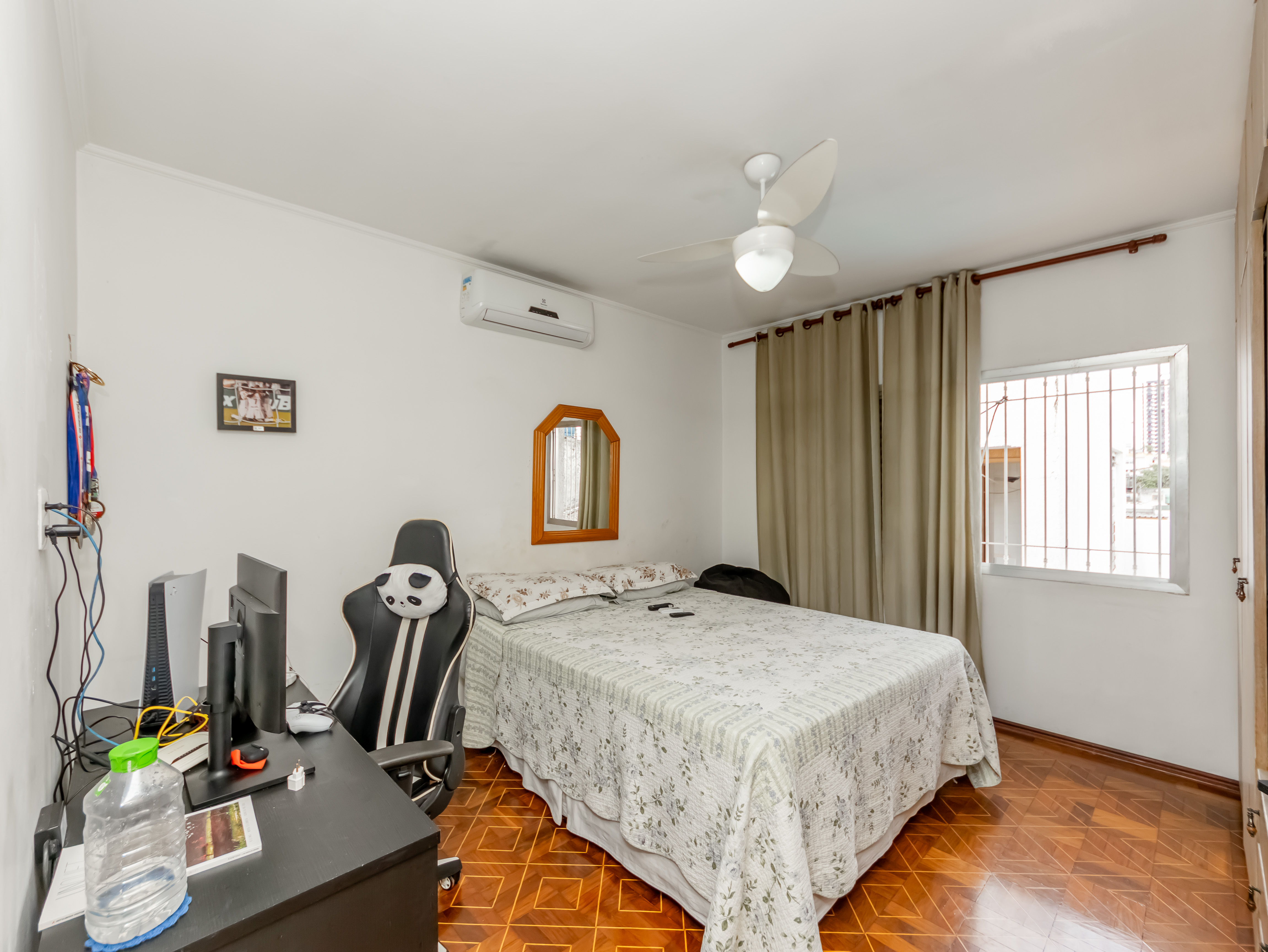 Imagem Sobrado com 3 Quartos à Venda, 300 m² em Vila Lúcia Elvira - São Paulo