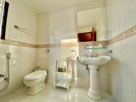 Imagem Casa com 3 Quartos à Venda, 1.000 m² em Capivari - Campos do Jordão Imagem Casa com 3 Quartos à Venda, 1.000 m² em Capivari - Campos do Jordão