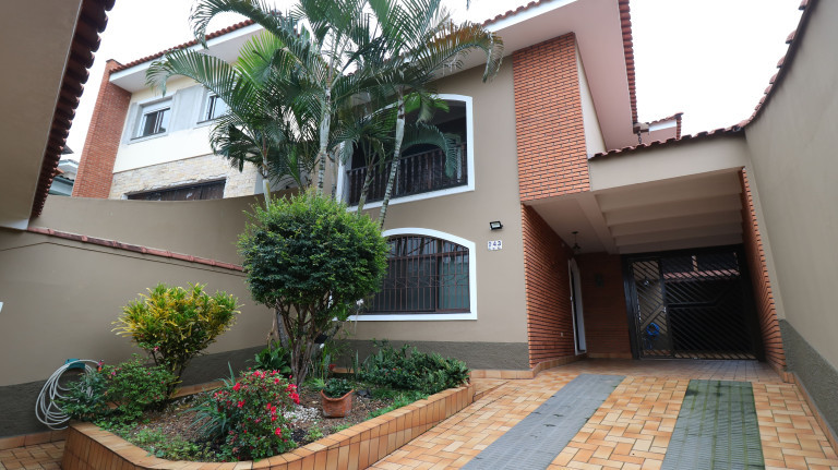 Sobrado com 3 Quartos à Venda,  em Bortolândia - São Paulo