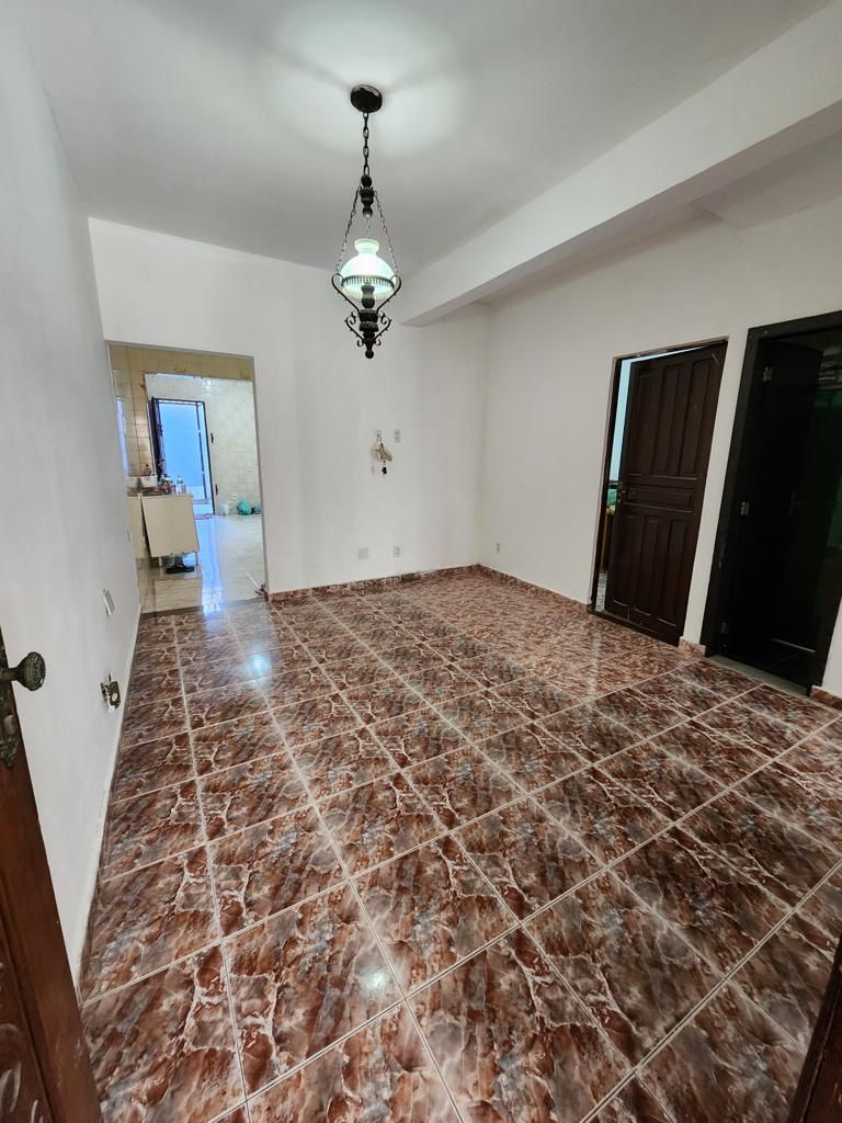Imagem Casa com 4 Quartos à Venda, 300 m²em Umarizal - Belém Imagem Casa com 4 Quartos à Venda, 300 m²em Umarizal - Belém