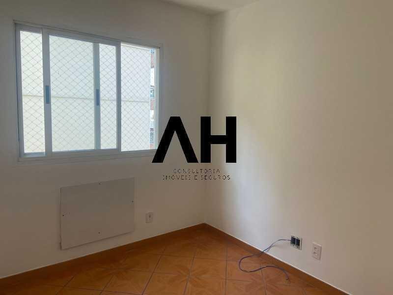 Imagem Apartamento com 2 Quartos à Venda, em Laranjeiras - Rio de Janeiro