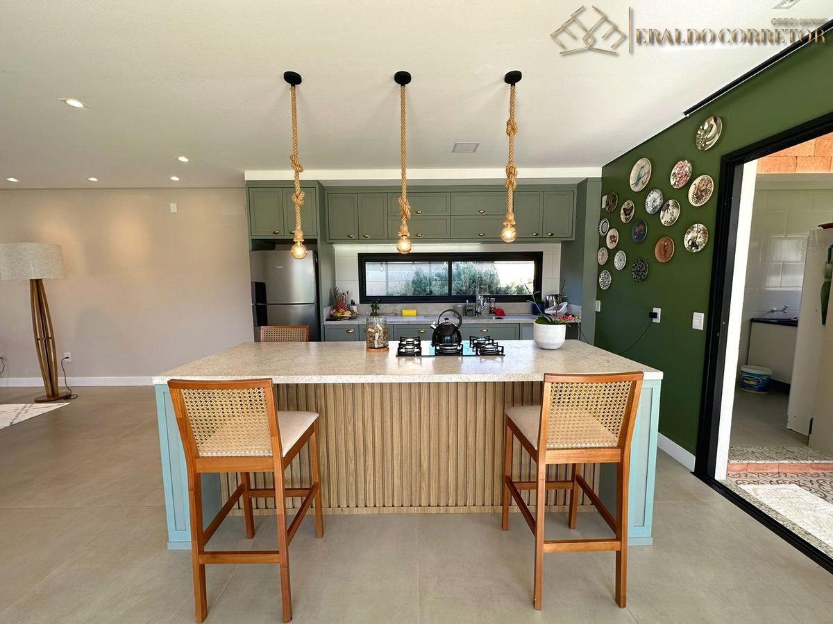Imagem Casa com 3 Quartos à Venda, 254 m²em Ingleses do Rio Vermelho - Florianópolis Imagem Casa com 3 Quartos à Venda, 254 m²em Ingleses do Rio Vermelho - Florianópolis