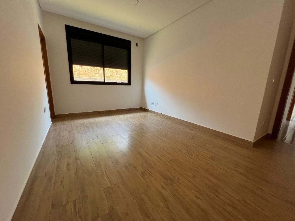 Imagem Casa de Condomínio com 4 Quartos à Venda, 200 m² em - Imagem Casa de Condomínio com 4 Quartos à Venda, 200 m² em -