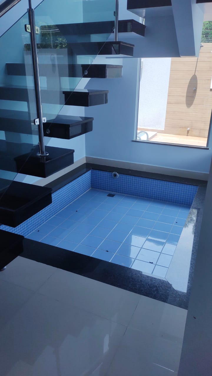 Imagem Casa de Condomínio com 3 Quartos para Alugar, 250 m²em Ponta Negra - Manaus