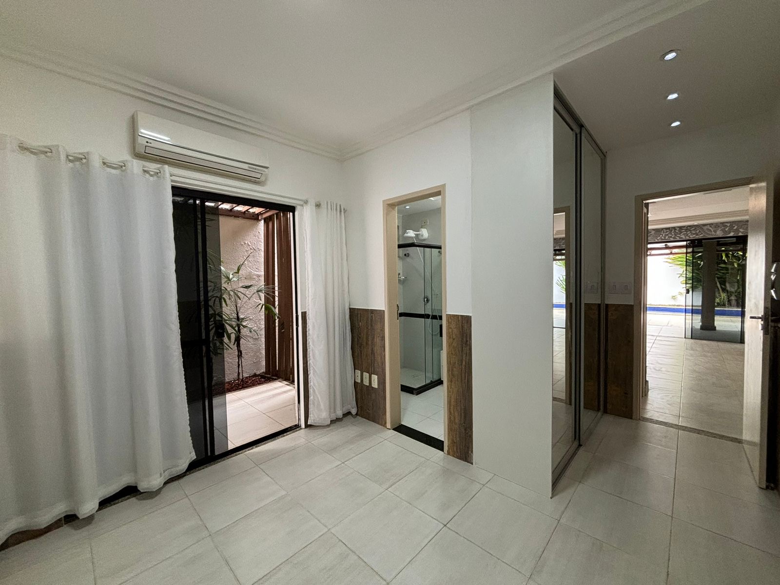 Imagem Casa com 3 Quartos para Alugar, 170 m²em Buraquinho - Lauro de Freitas Imagem Casa com 3 Quartos para Alugar, 170 m²em Buraquinho - Lauro de Freitas