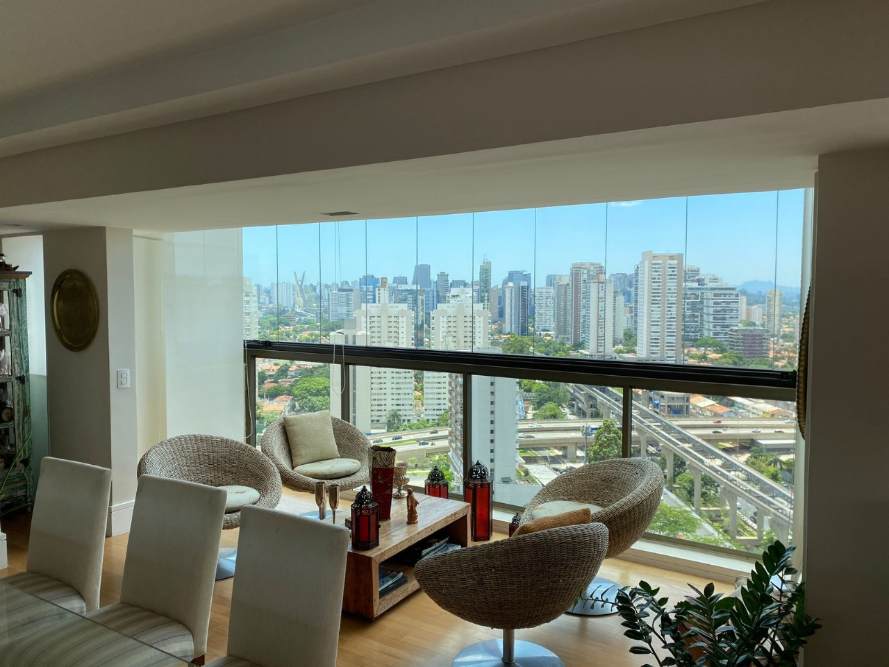 Imagem Cobertura com 3 Quartos à Venda, 240 m²em Brooklin Paulista - São Paulo