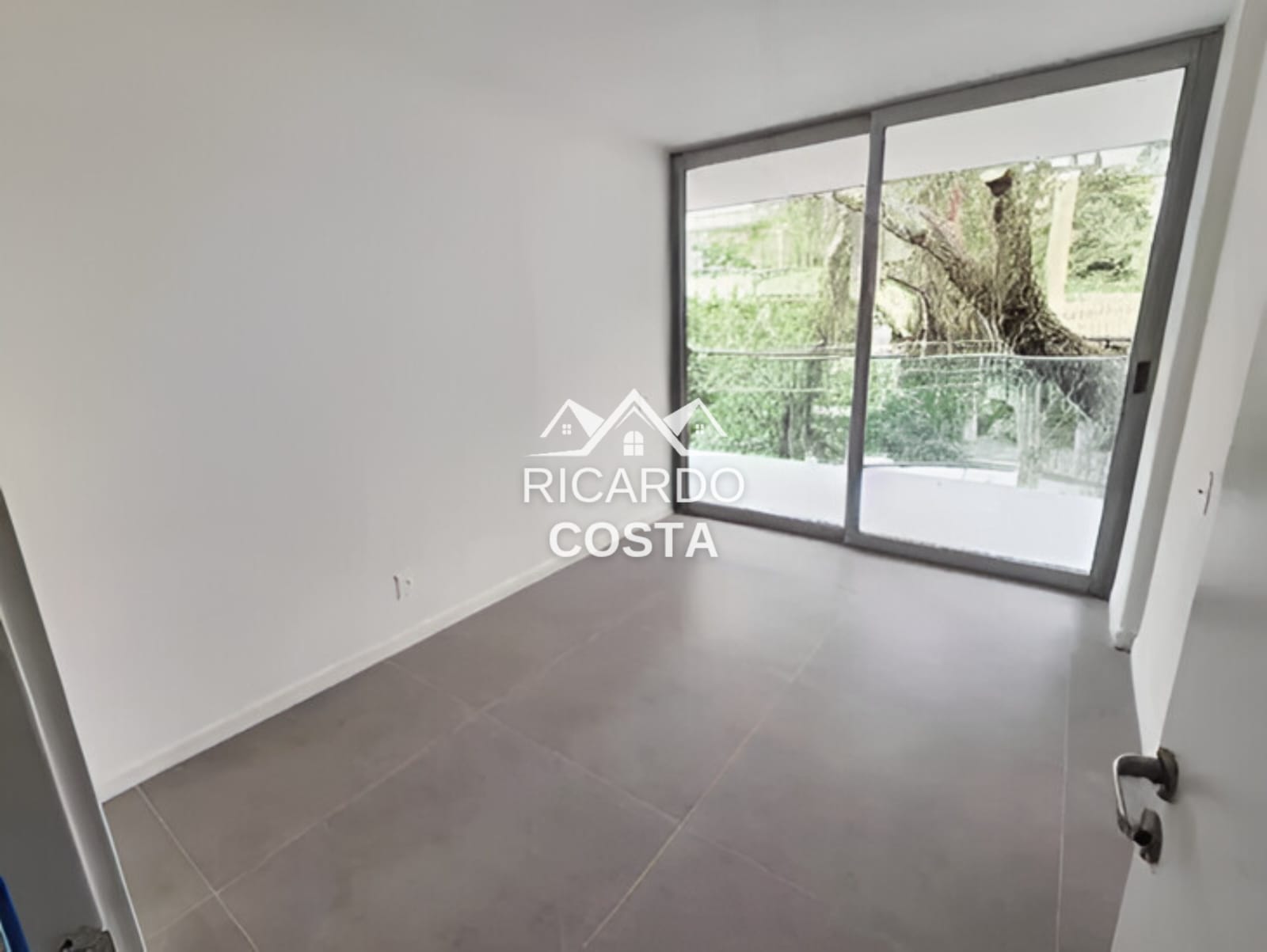 Imagem Cobertura com 2 Quartos à Venda ou Locação, 190 m² em Humaitá - Rio de Janeiro Imagem Cobertura com 2 Quartos à Venda ou Locação, 190 m² em Humaitá - Rio de Janeiro