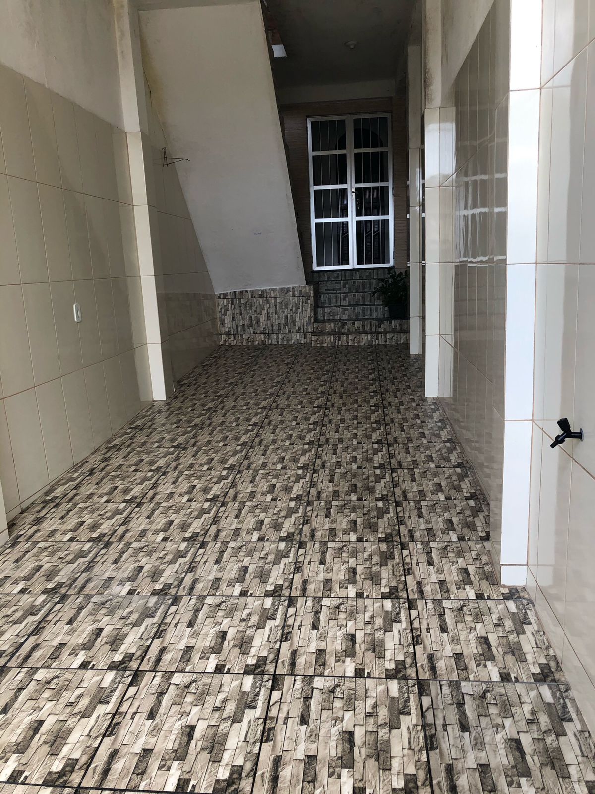 Casa com 2 Quartos à Venda, 80 m²em Cia I, Qd. 08 - Simões Filho