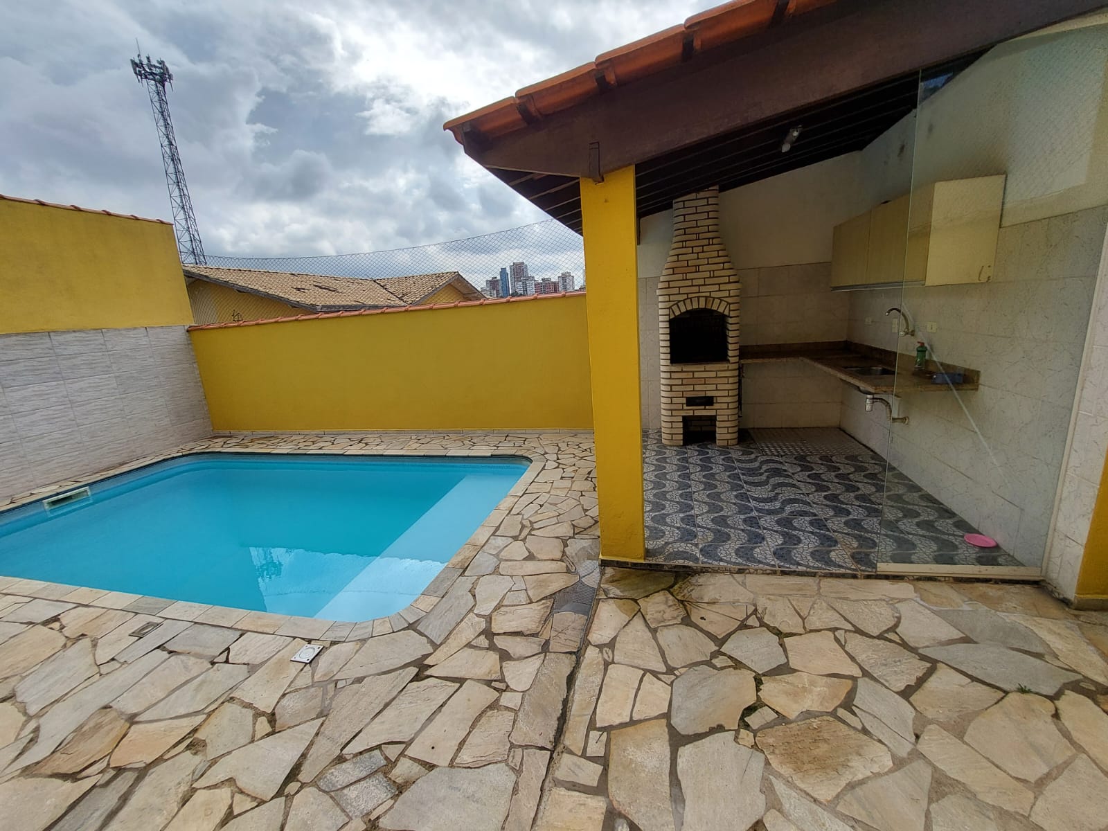 Imagem Casa com 2 Quartos à Venda ou Locação, 350 m² em Jardim Monte Kemel - São Paulo