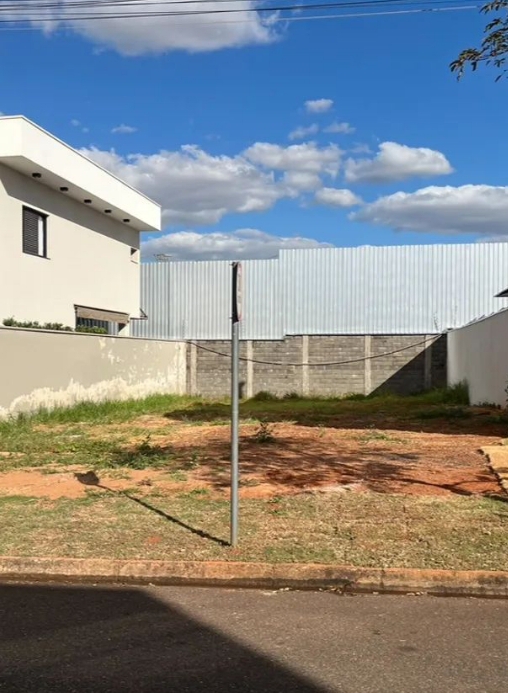 Imagem Terreno à Venda, 360 m²em Jardim Botânico - Uberlândia Imagem Terreno à Venda, 360 m²em Jardim Botânico - Uberlândia