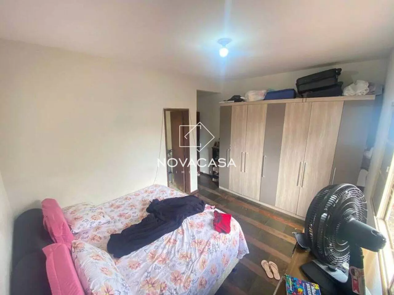 Imagem Casa com 4 Quartos à Venda, 222 m² em Planalto - Belo Horizonte