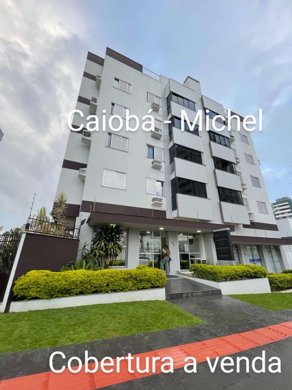 Imagem Cobertura com 3 Quartos à Venda, 320 m²em Michel - Criciúma