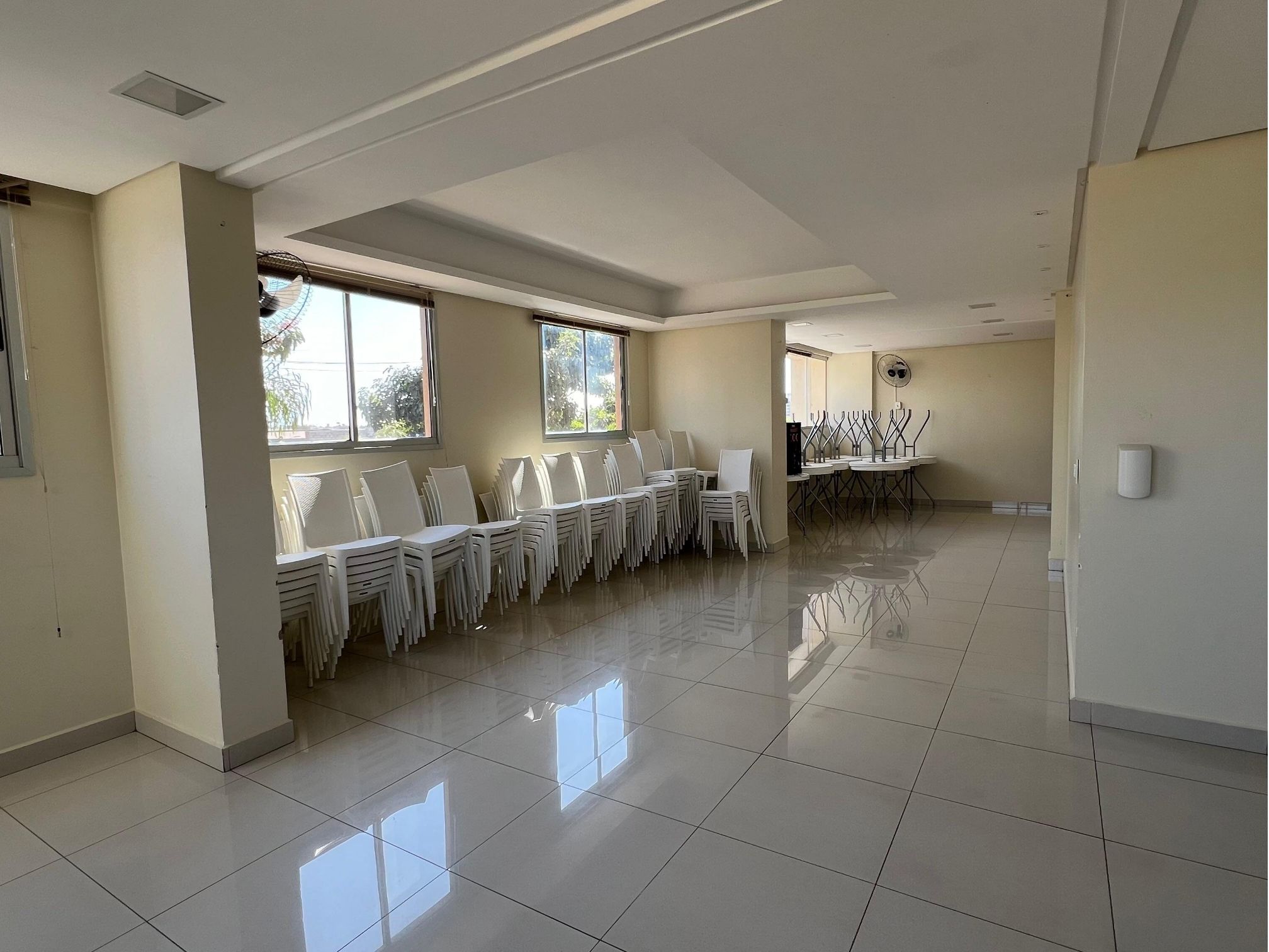 Imagem Apartamento com 2 Quartos à Venda, 55 m²em Vila Rosa - Goiânia