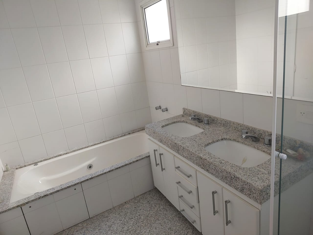 Imagem Apartamento com 4 Quartos à Venda, 220 m²em Paraíso - São Paulo
