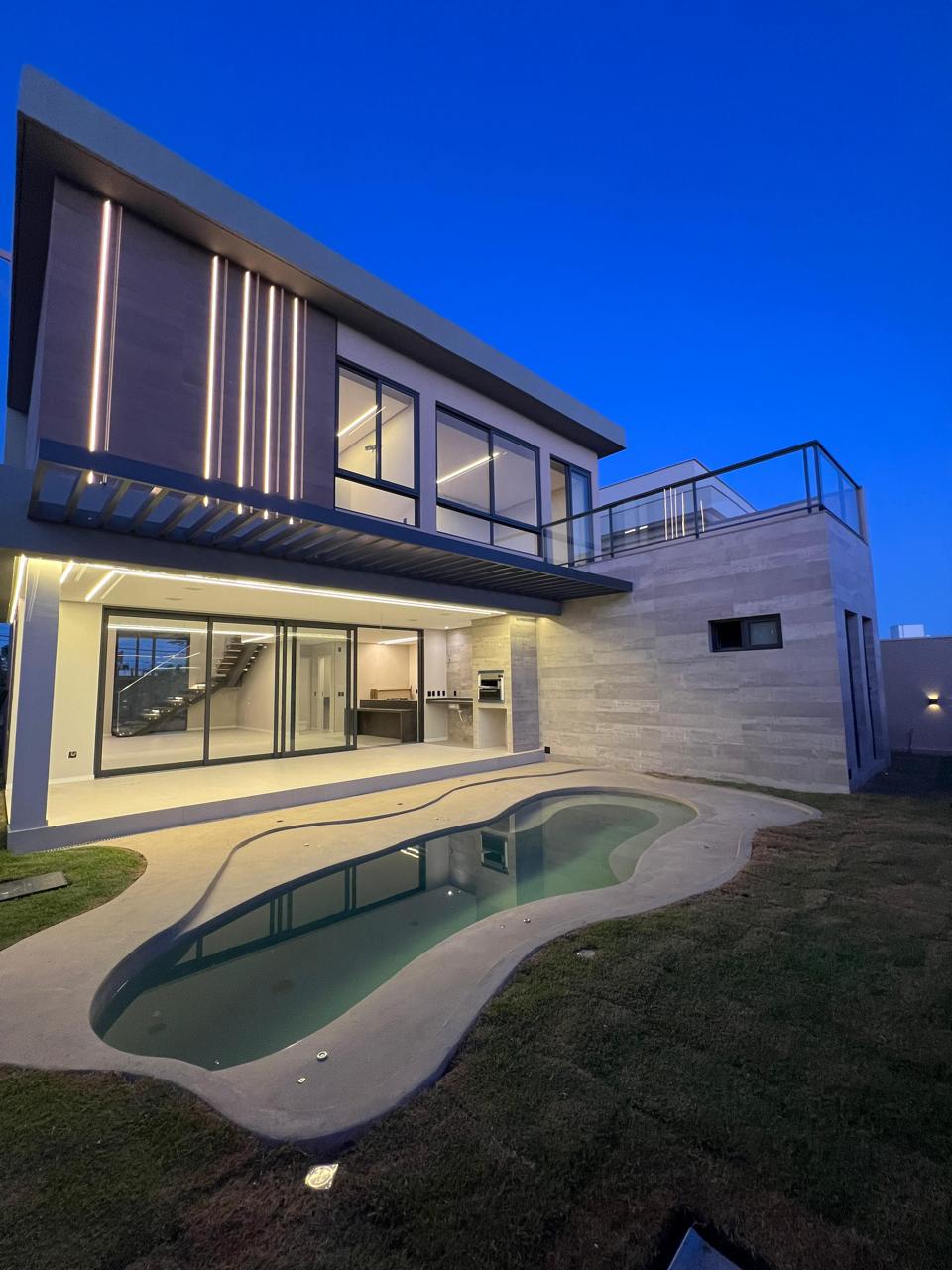 Imagem Casa de Condomínio com 4 Quartos à Venda, 239 m² em Vargem Fria - Jaboatão dos Guararapes Imagem Casa de Condomínio com 4 Quartos à Venda, 239 m² em Vargem Fria - Jaboatão dos Guararapes
