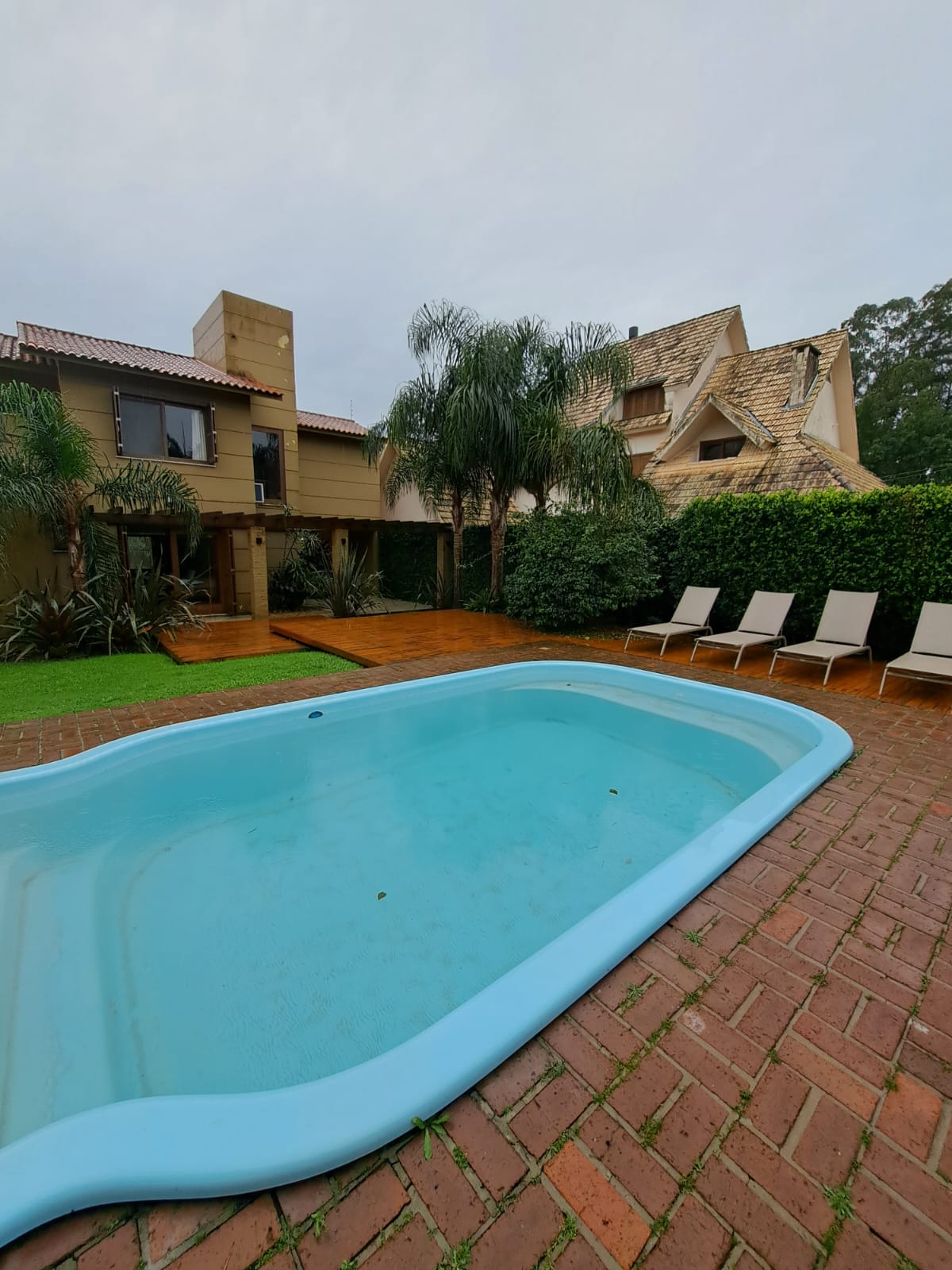 Imagem Casa com 3 Quartos à Venda, 300 m²em Laranjal - Pelotas Imagem Casa com 3 Quartos à Venda, 300 m²em Laranjal - Pelotas