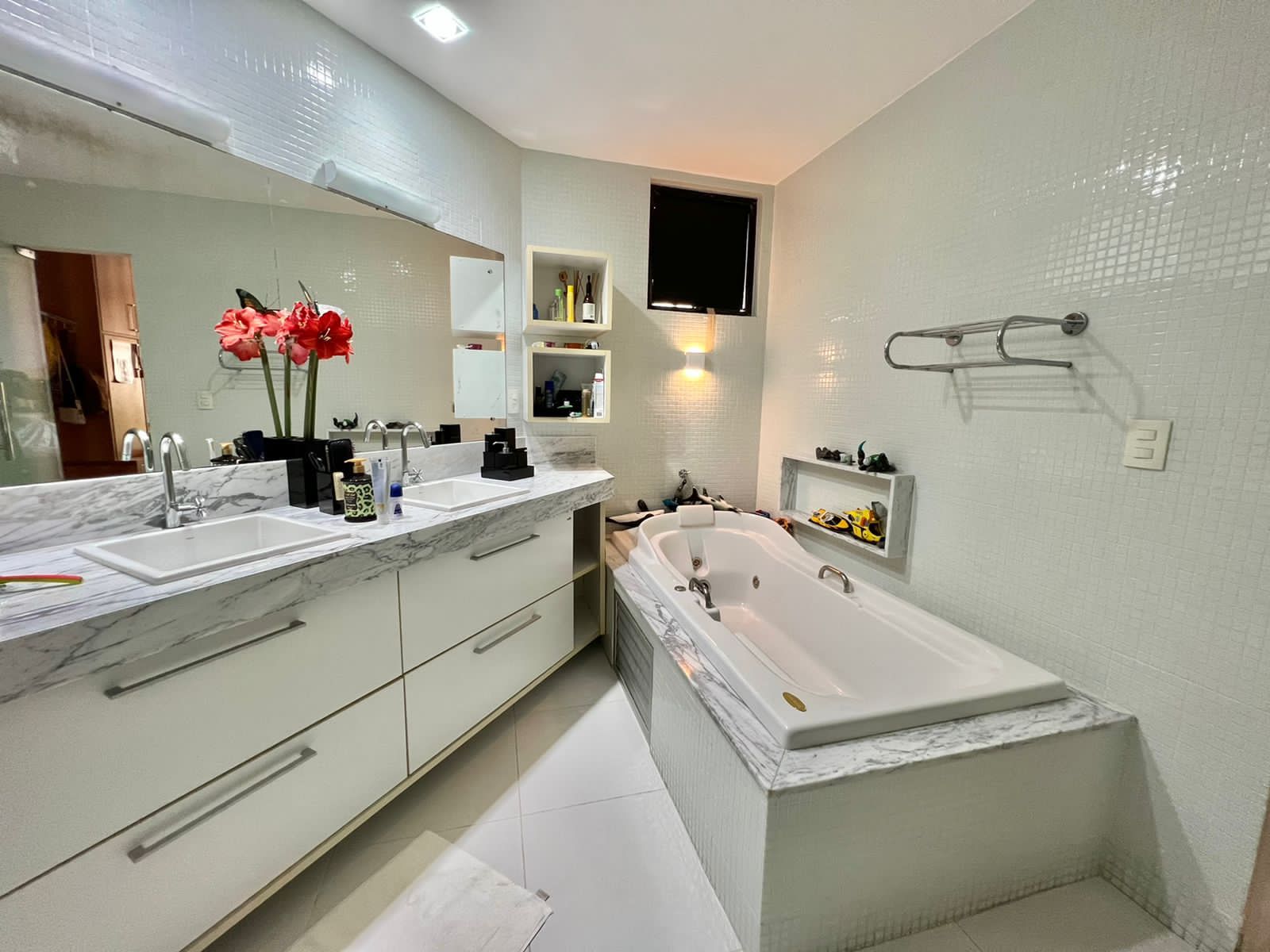 Imagem Apartamento com 3 Quartos à Venda, 240 m²em Nazaré - Belém Imagem Apartamento com 3 Quartos à Venda, 240 m²em Nazaré - Belém