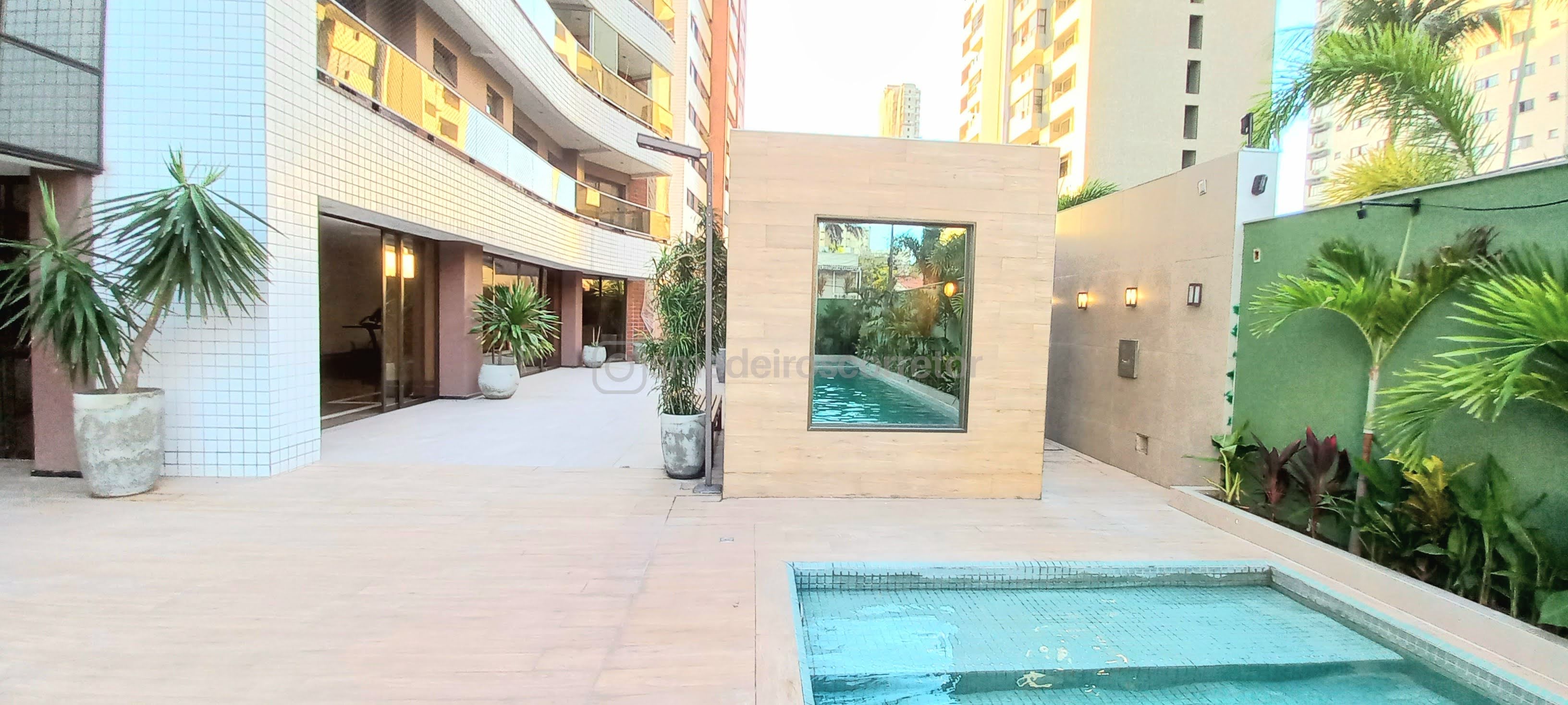 Imagem Apartamento com 4 Quartos à Venda, 300 m²em Meireles - Fortaleza