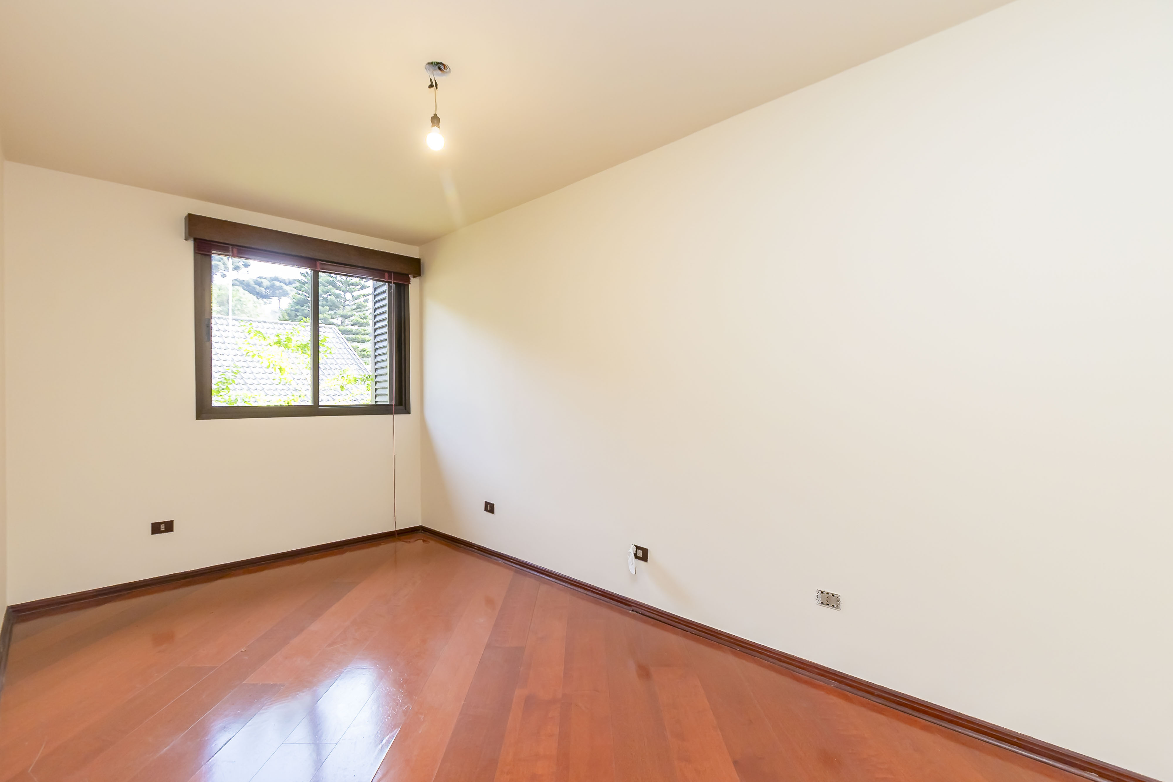 Imagem Sobrado com 3 Quartos à Venda, 278 m²em Vista Alegre - Curitiba Imagem Sobrado com 3 Quartos à Venda, 278 m²em Vista Alegre - Curitiba