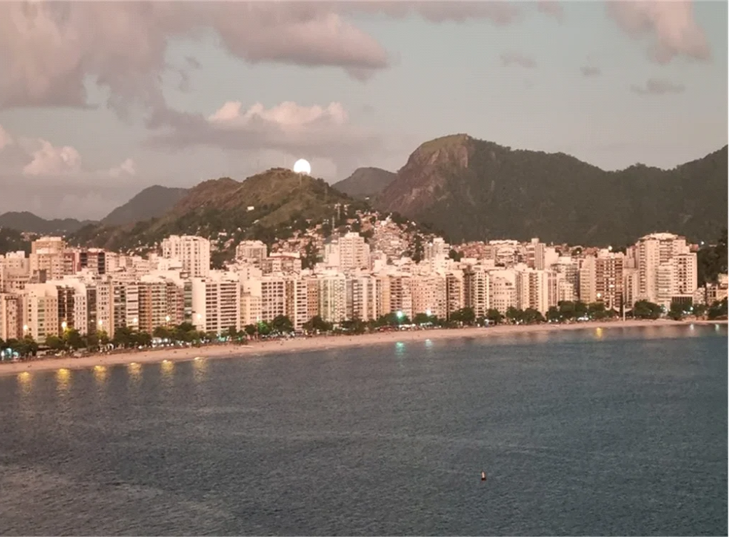 Imagem Apartamento com 4 Quartos à Venda, 180 m²em Ingá - Niterói