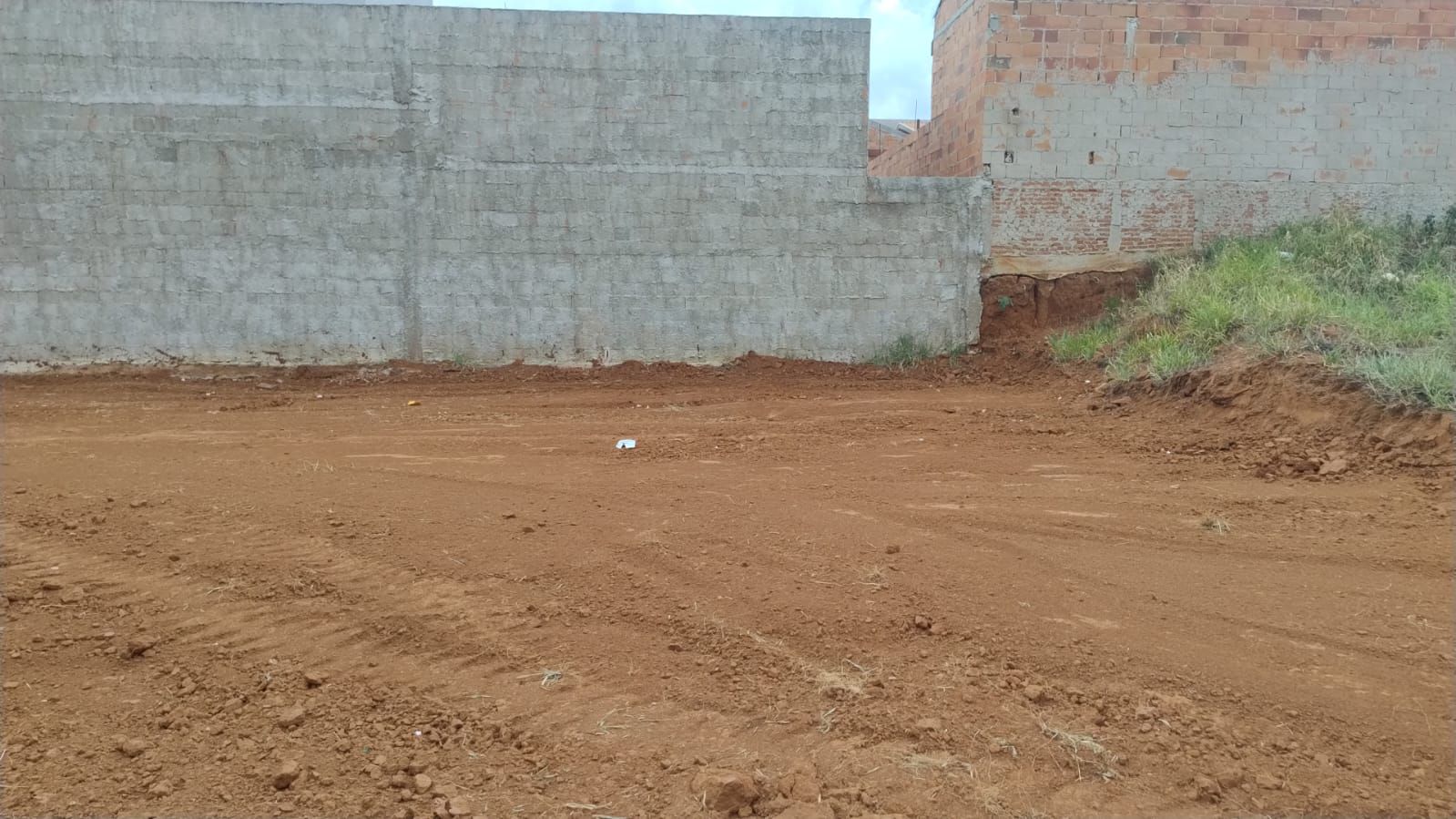 Imagem Terreno à Venda, 308 m²em Jardim Vila Rica - Santo Antônio de Posse