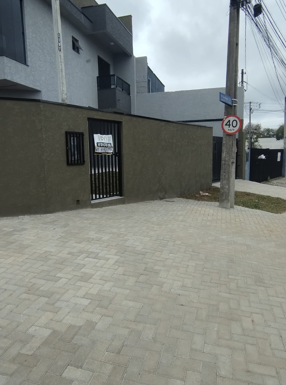Imagem Sobrado com 3 Quartos à Venda, 96 m² em Sítio Cercado - Curitiba