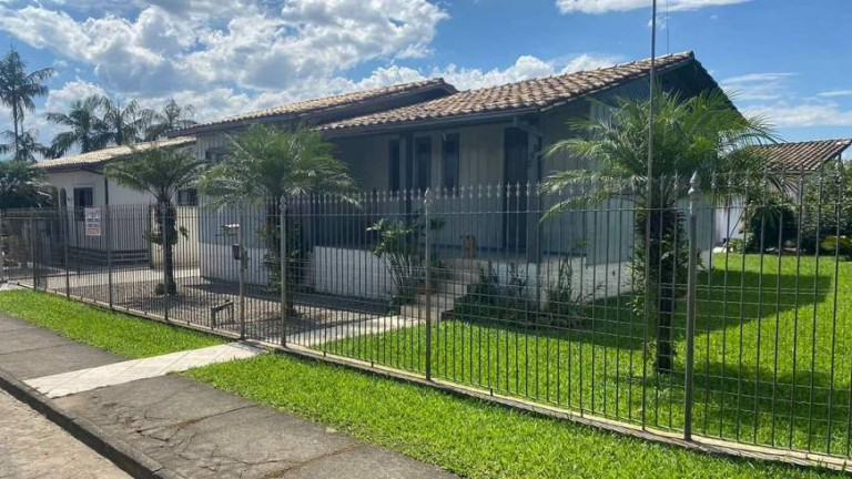 Imagem Casa com 3 Quartos à Venda, 148 m² em Milanese - Criciúma Imagem Casa com 3 Quartos à Venda, 148 m² em Milanese - Criciúma