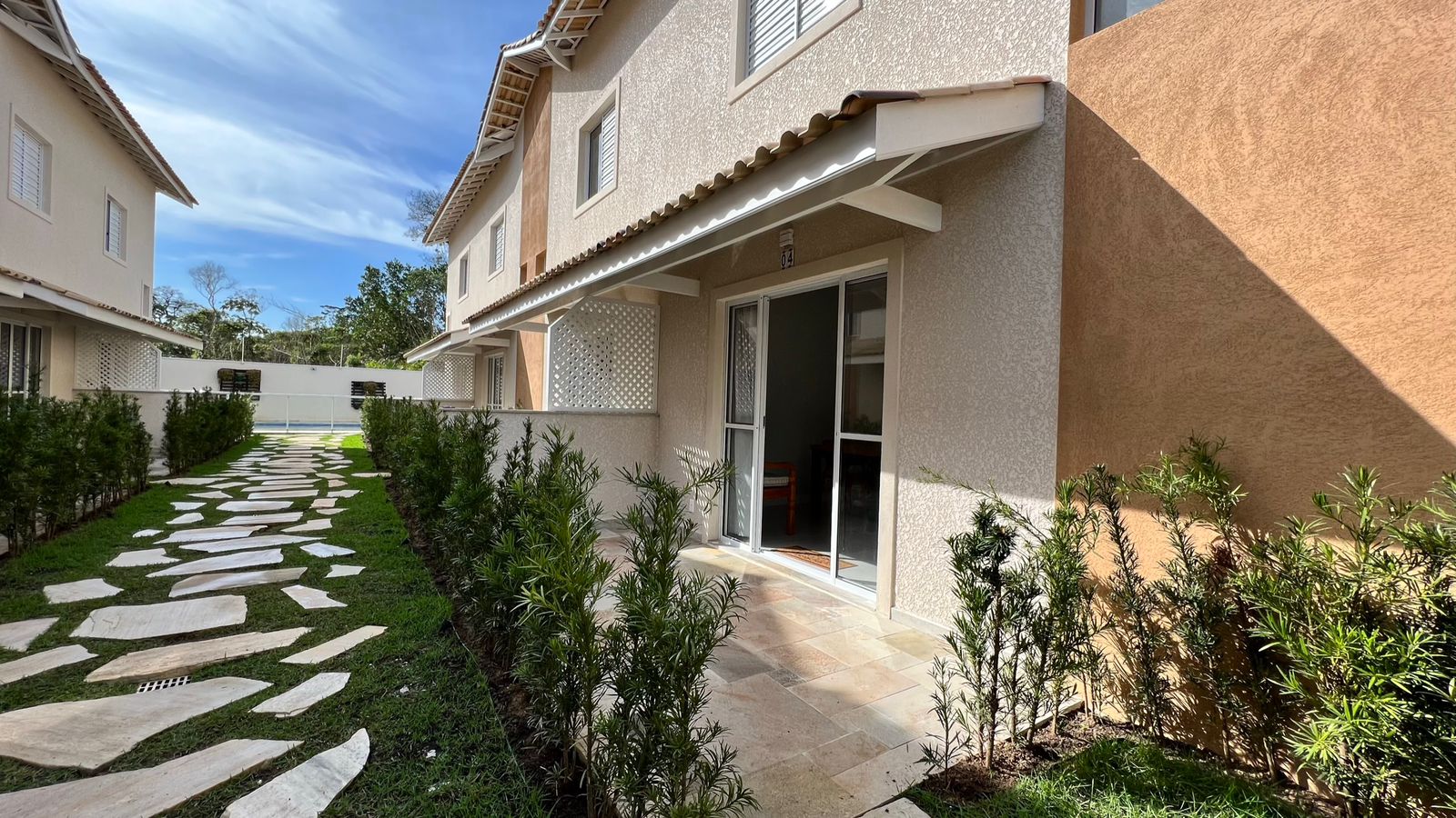 Imagem Casa de Condomínio com 2 Quartos para Alugar, 81 m²em São Lourenço - Bertioga Imagem Casa de Condomínio com 2 Quartos para Alugar, 81 m²em São Lourenço - Bertioga