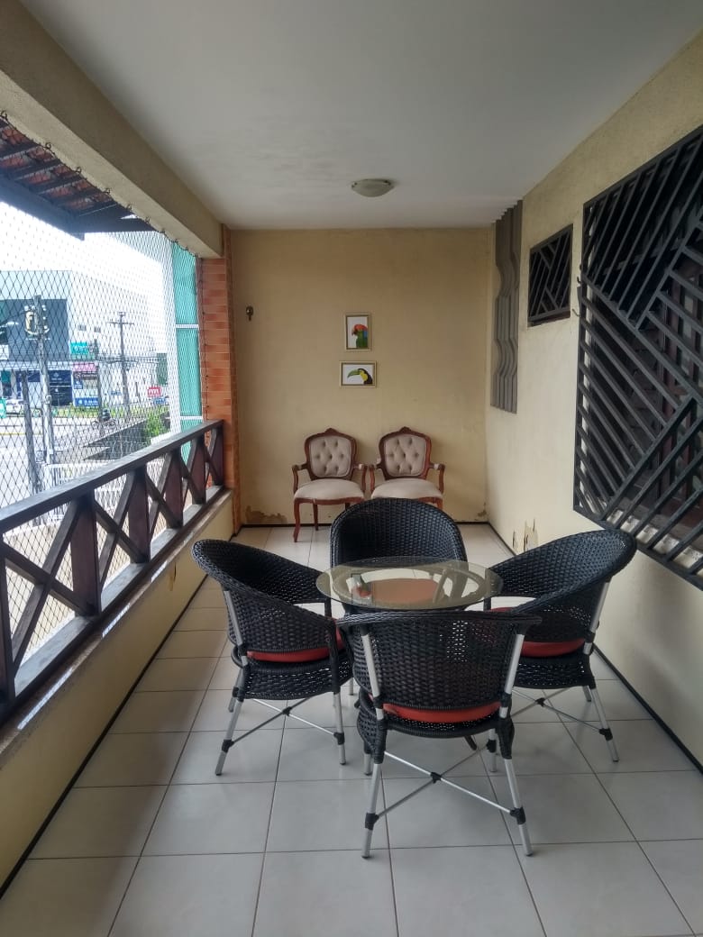 Imagem Casa com 4 Quartos à Venda, 250 m²em Cidade dos Funcionários - Fortaleza Imagem Casa com 4 Quartos à Venda, 250 m²em Cidade dos Funcionários - Fortaleza