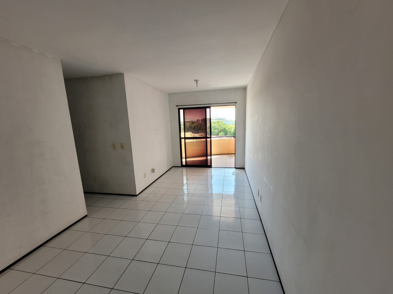 Imagem Apartamento com 3 Quartos à Venda, 76 m²em Itaperi - Fortaleza