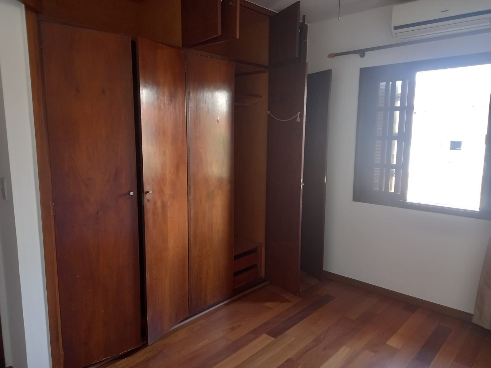 Imagem Sobrado com 3 Quartos à Venda, 181 m²em Jardim Prudência - São Paulo Imagem Sobrado com 3 Quartos à Venda, 181 m²em Jardim Prudência - São Paulo
